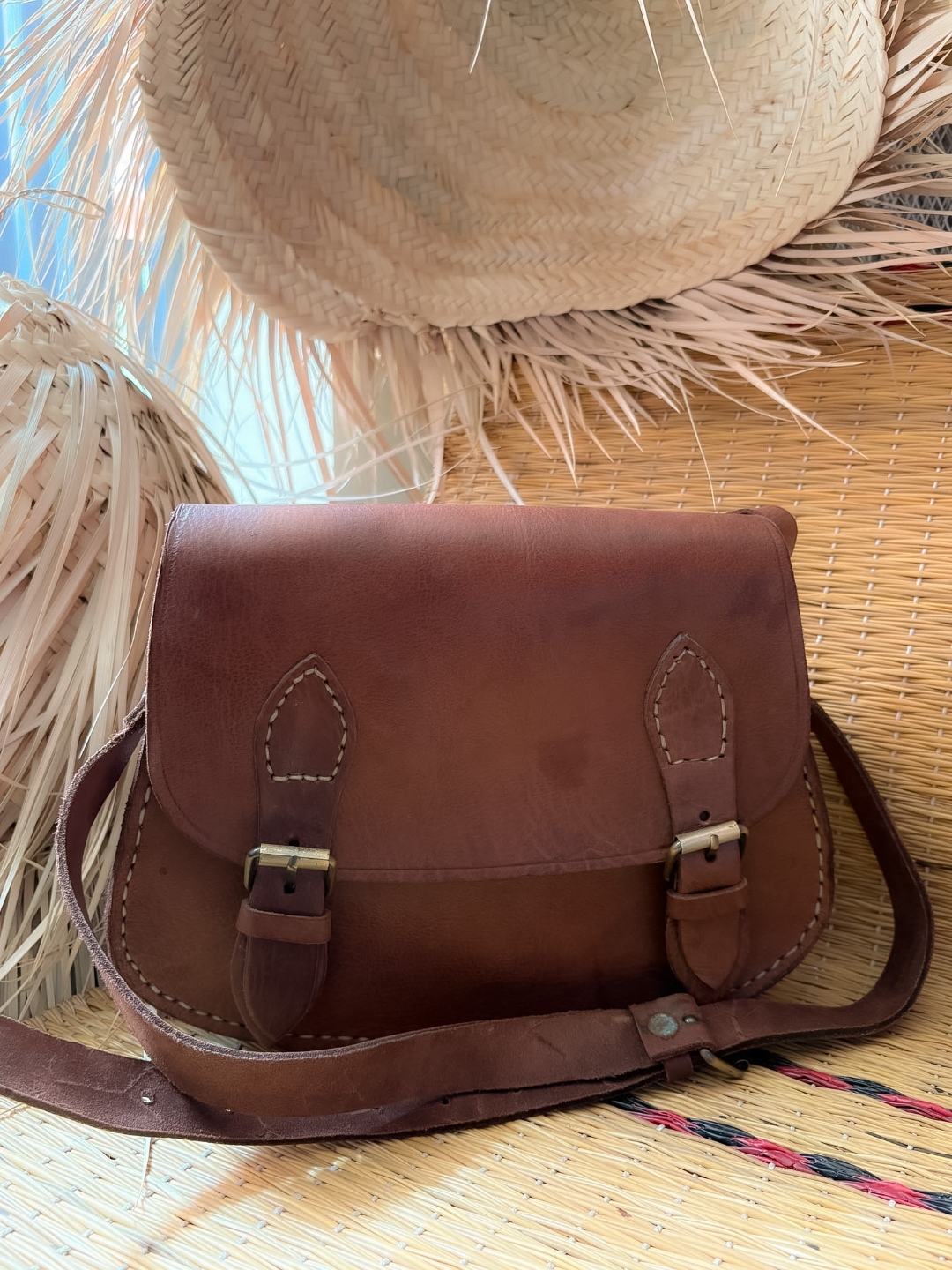 Besace en cuir artisanal